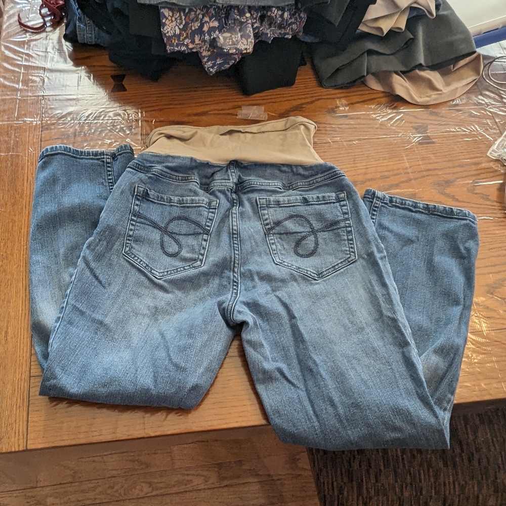 Maternity Capris - Picture 2 of 4
